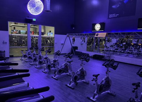 Afterburn Fitness Valencia, Spin room, spin bikes, group fitness classes