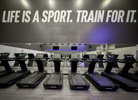 manhattan beach health club treadmills